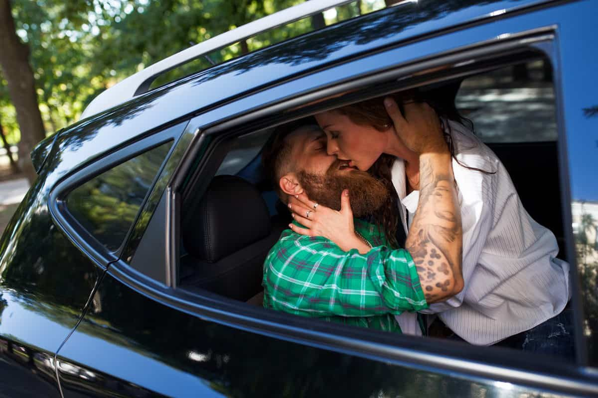 couple-enjoying-car-sex